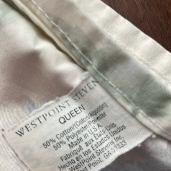Westpoint Stevens Queen sheet set - Picture 4 of 4